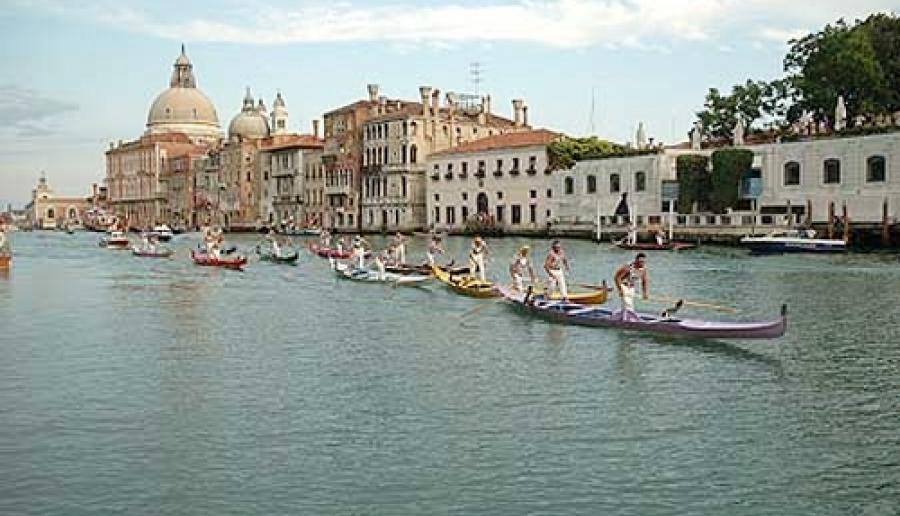 Venezia, regata in Canal Grande (foto: Mario Fletzer)